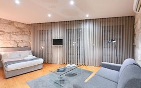 On Apartments - Free Parking & Pet Friendly